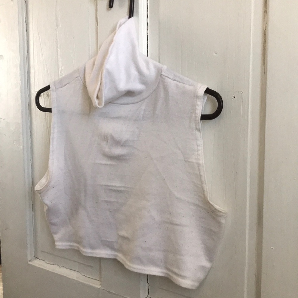 Sleeveless turtleneck croptop white (M)